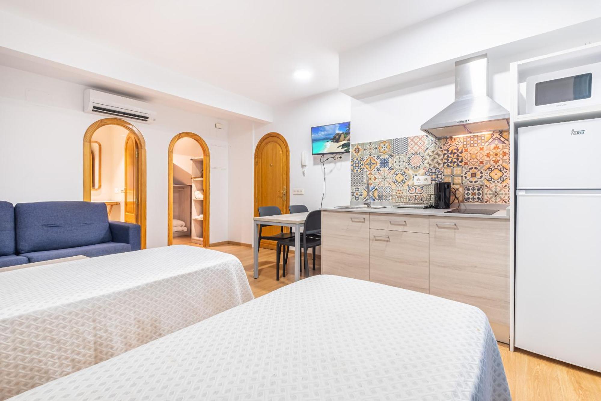 Apartamentos El Castell Benidorm Old-Town Exterior foto