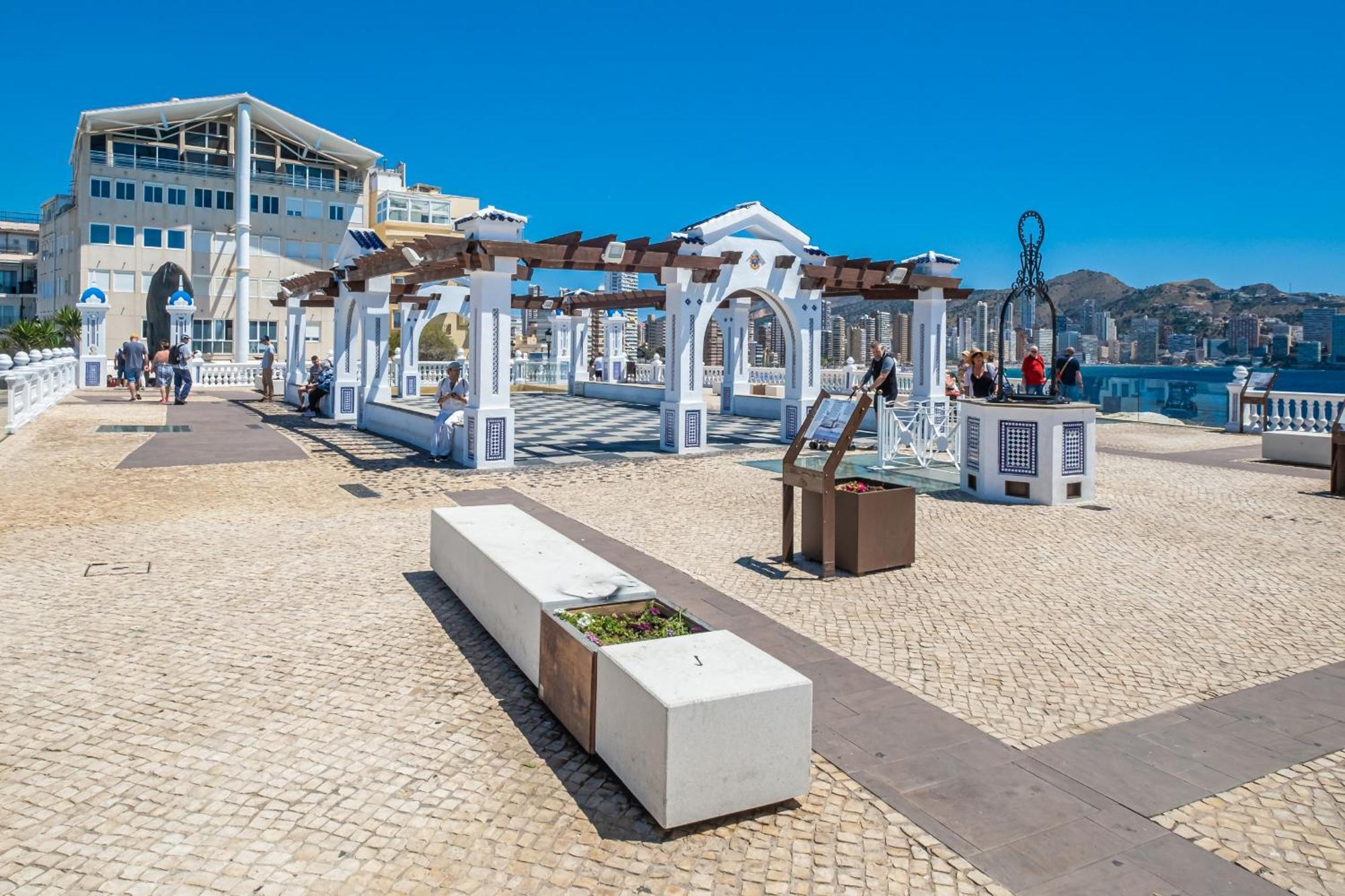 Apartamentos El Castell Benidorm Old-Town Exterior foto