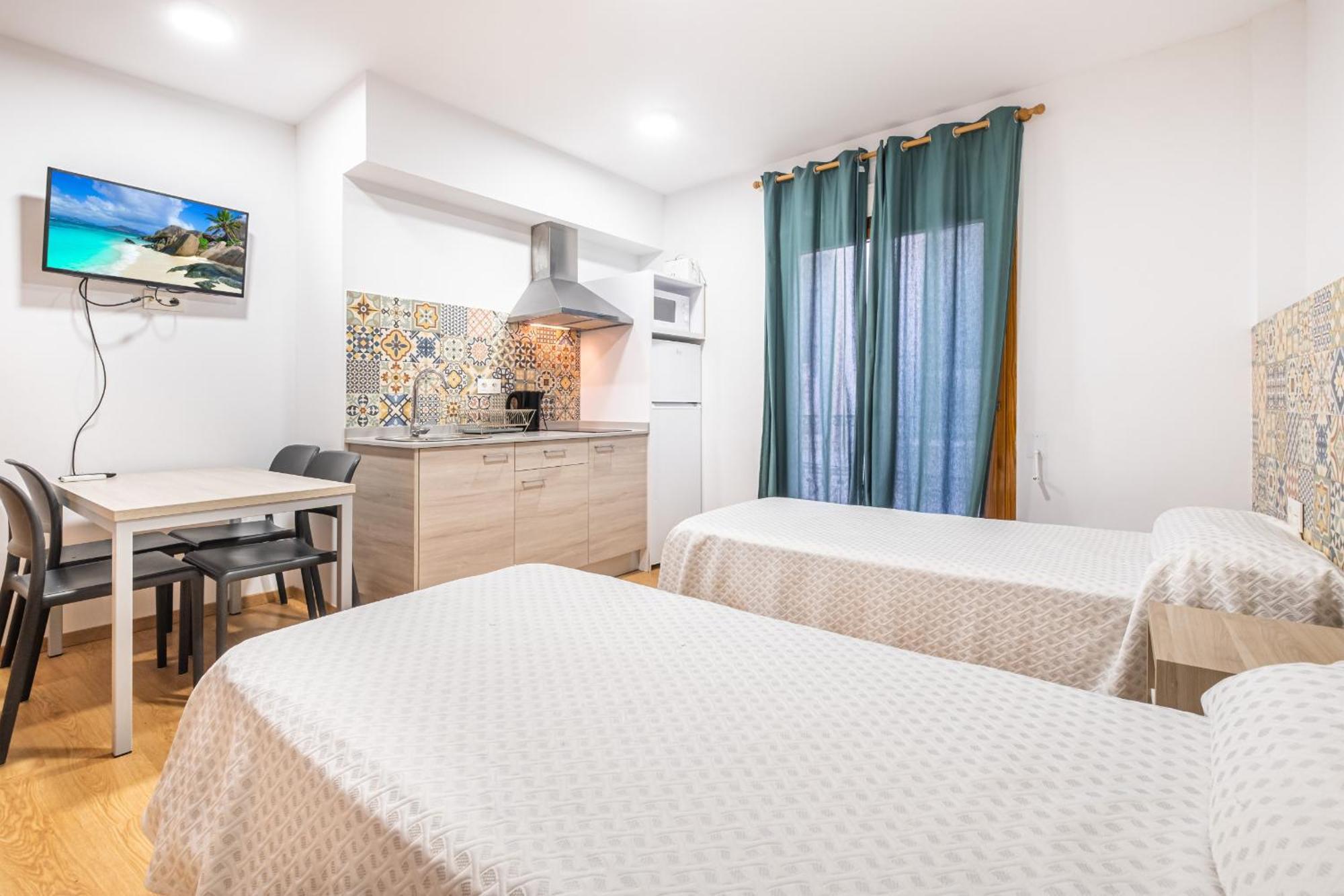Apartamentos El Castell Benidorm Old-Town Zimmer foto